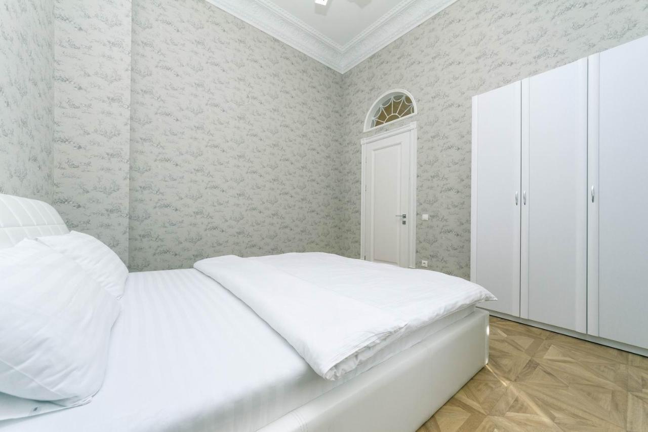 Vip Near Premier Palace & Arena City Kyiv Exterior photo